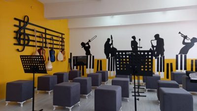 Kadışehri Şehit Adem Canpolat Ortaokulu Müzik Sınıfı